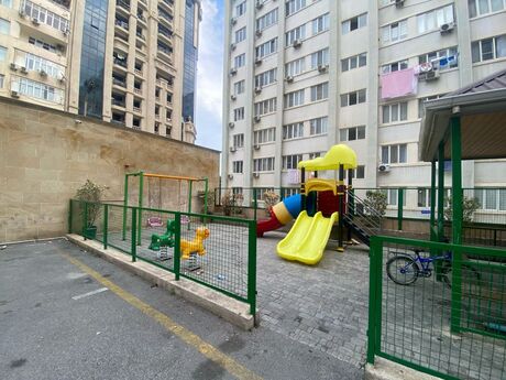 4 otaqlı mənzil, 200 m², Nizami: 640 000 ₼ 2