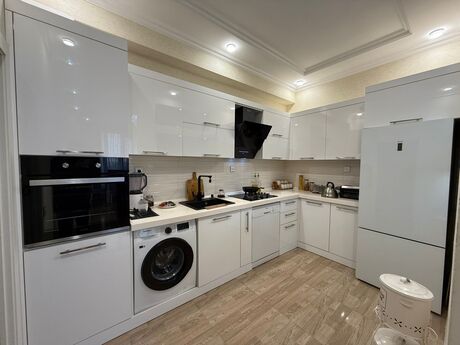 3 otaqlı yeni tikili - İnşaatçılar m. - 80 m²
