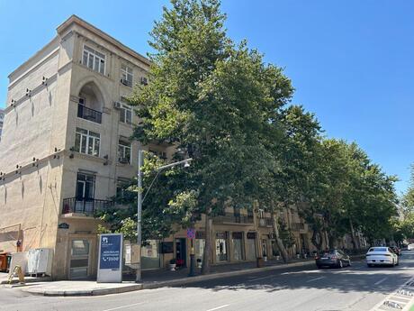 4 rooms · 100 m² · floor 3/5, İçəri Şəhər