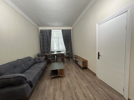 Kirayə 4 otaqlı mənzil, 100 m², İçəri Şəhər: 1 400 ₼/ay 5