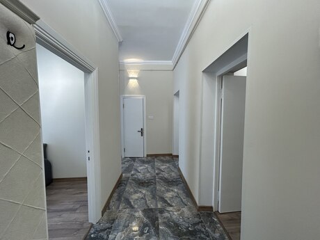 Kirayə 4 otaqlı mənzil, 100 m², İçəri Şəhər: 1 400 ₼/ay 4