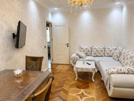 Elan №6241182 - Bakı, Yeni Günəşli q., 3 otaqlı, 85 m², 4/9 mərtəbə