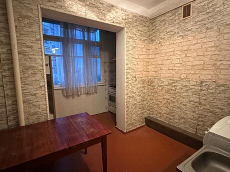 Elan №6240521 - Bakı, 28 May m., 1 otaqlı, 37 m², 2/5 mərtəbə