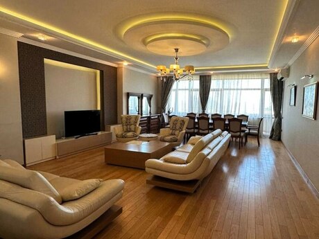 4 otaqlı mənzil, 193 m², Elmlər Akademiyası: 570 000 ₼ 2