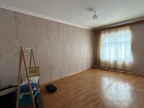 2 otaqlı köhnə tikili - İnşaatçılar m. - 65 m²