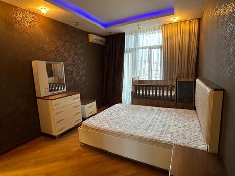 5-room apartment, 230 m², 28 May: 590 000 ₼ 3