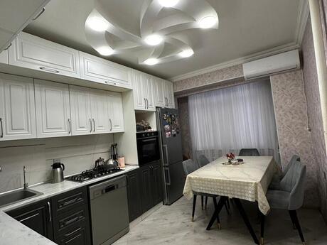 Elan №6241496 - Bakı, Yeni Günəşli q., 2 otaqlı, 65 m², 1/9 mərtəbə