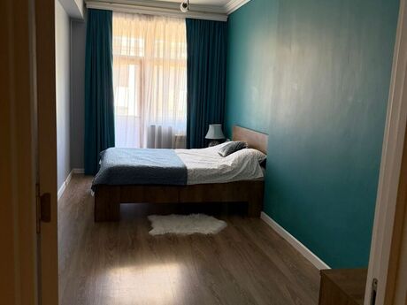 2-комн. новостройка - м. 28 мая - 70 м²