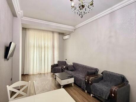 Elan №6241982 - Bakı, 28 May m., 2 otaqlı, 65 m², 3/18 mərtəbə