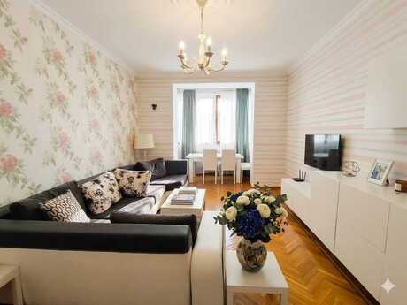 Elan №6242187 - Bakı, 28 May m., 2 otaqlı, 85 m², 2/5 mərtəbə