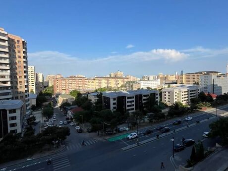 3 otaqlı mənzil, 160 m², Elmlər Akademiyası: 430 000 ₼ 2