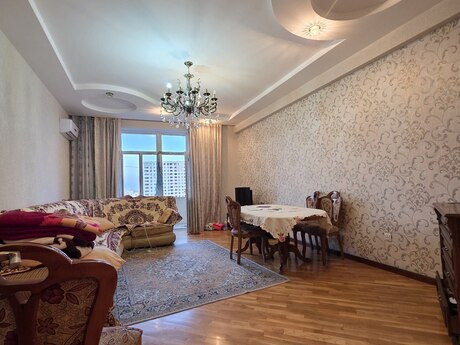 Объявление №6242793 - Баку, м. Элмляр Академиясы, 2-комн., 94 м², 4/18 этаж