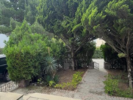 6 otaqlı həyət evi/bağ evi - Nizami r. - 500 m²