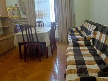 Elan №6243032 - Bakı, Sahil m., 3 otaqlı, 65 m², 3/3 mərtəbə
