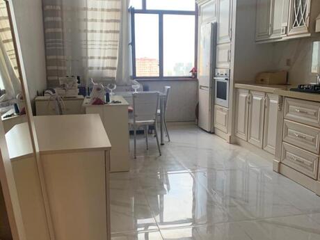 3-комн. новостройка - м. 20 января - 147 м²
