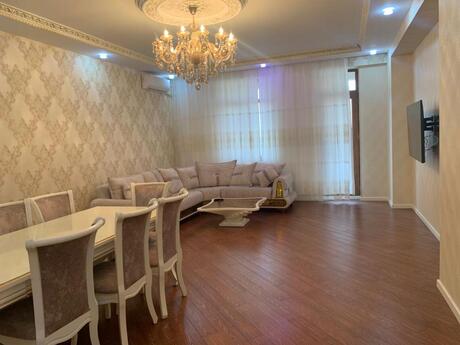 3-комн. новостройка - м. 20 января - 147 м²