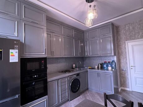 3-room apartment for rent, 100 m², 28 May: 1 500 ₼/mo 5