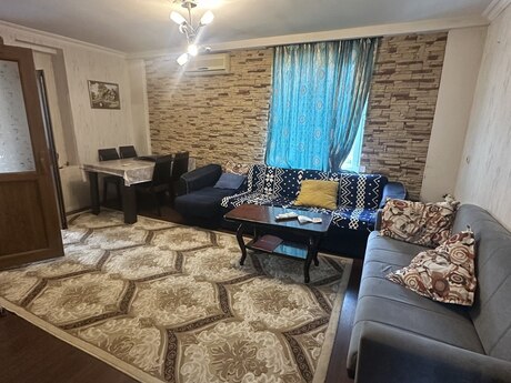 Elan №6243703 - Bakı, Gənclik m., 2 otaqlı, 50 m², 4/5 mərtəbə