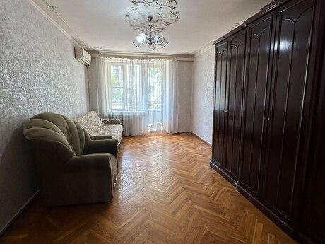 Elan №6243747 - Bakı, 28 May m., 3 otaqlı, 65 m², 3/5 mərtəbə