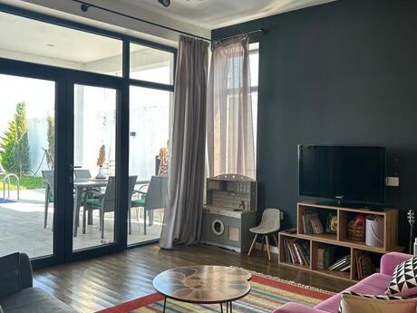 4 otaqlı həyət evi/bağ evi - Mərdəkan q. - 180 m²