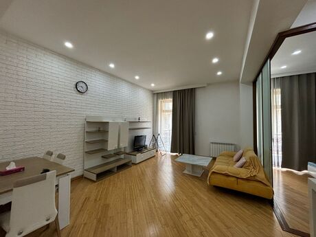 Elan №6244033 - Bakı, Ağ şəhər q., 2 otaqlı, 60 m², 4/7 mərtəbə