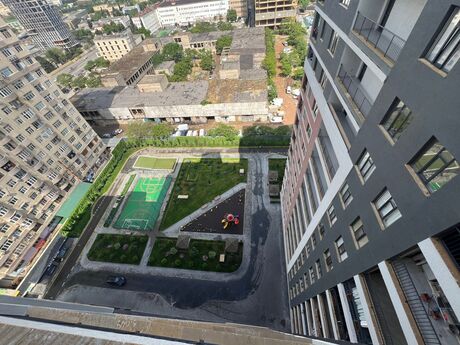 4-комн. новостройка - м. 8 ноября - 240 м²