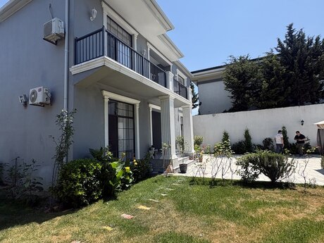 4 otaqlı həyət evi/bağ evi - Şüvəlan q. - 300 m²
