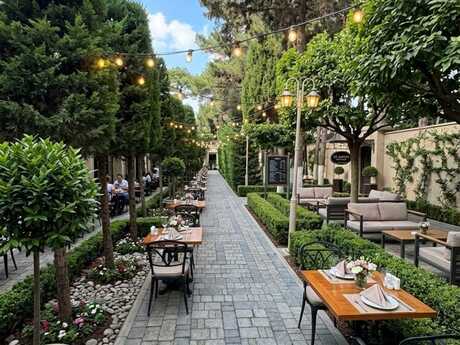 Obyekt - Ağ şəhər q. - 700 m²