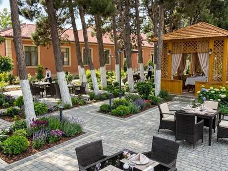 Obyekt - Ağ şəhər q. - 700 m²