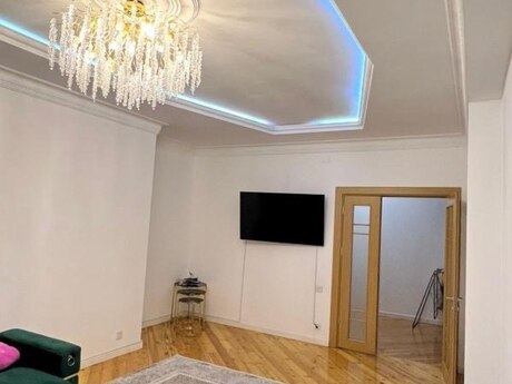 2-room apartment for rent, 95 m², Şah İsmayıl Xətai: 900 ₼/mo 3