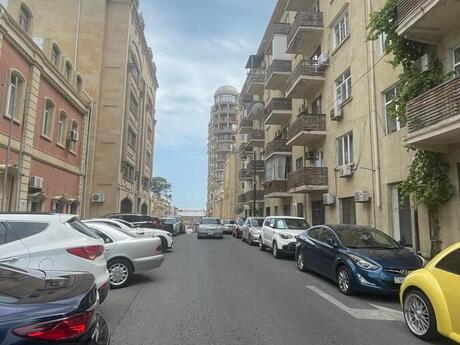 3-room apartment for rent, 100 m², İçəri Şəhər: 1 200 ₼/mo 2
