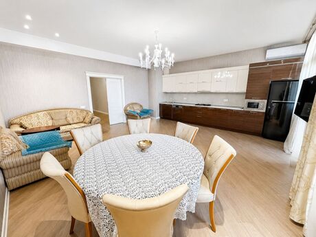 Elan №6244882 - Bakı, Şah İsmayıl Xətai m., 3 otaqlı, 160 m², 8/15 mərtəbə