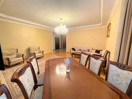 3 otaqlı mənzil, 130 m², İnşaatçılar: 290 000 ₼ 2