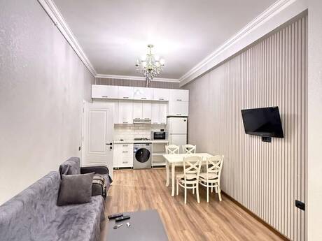 Elan №6245291 - Bakı, 28 May m., 2 otaqlı, 70 m², 2/18 mərtəbə