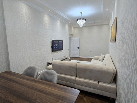 2 otaqlı yeni tikili - 28 May m. - 95 m²