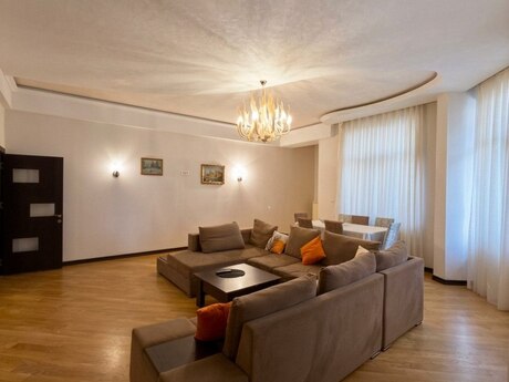 Elan №6245492 - Bakı, Nizami m., 3 otaqlı, 180 m², 4/18 mərtəbə