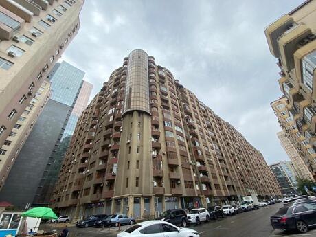 Elan №6245573 - Bakı, Şah İsmayıl Xətai m., 2 otaqlı, 65 m², 7/16 mərtəbə