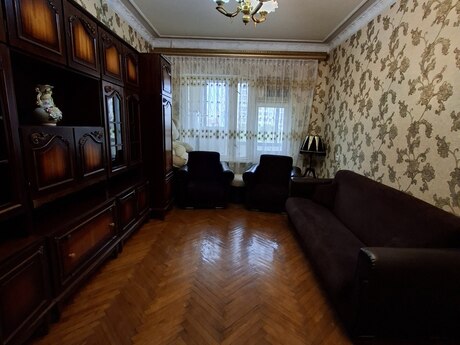 Azadlıq Prospektidə 2 otaqlı köhnə tikili mənzil kirayə verilir, 65 m², 650 AZN/ay, şəkil 2 / 12