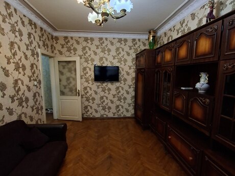 Azadlıq Prospektidə 2 otaqlı köhnə tikili mənzil kirayə verilir, 65 m², 650 AZN/ay, şəkil 3 / 12