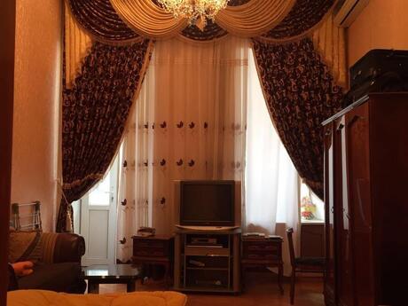 Elan №6245623 - Bakı, Sahil m., 1 otaqlı, 70 m², 2/3 mərtəbə