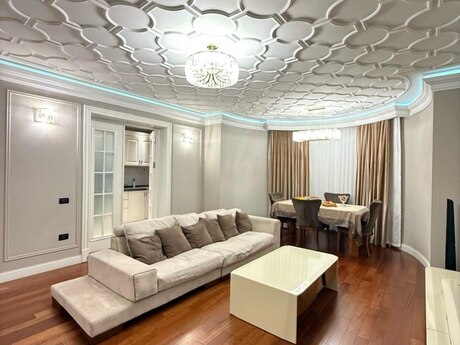 4 otaqlı mənzil, 135 m², 8 Noyabr: 345 000 ₼ 3
