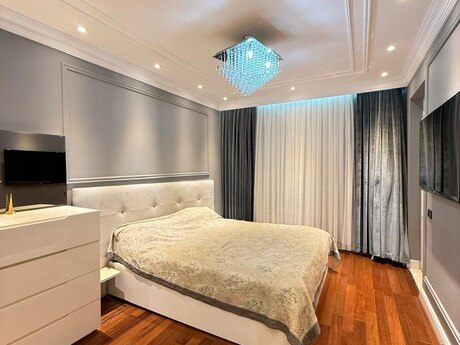 4 otaqlı mənzil, 135 m², 8 Noyabr: 345 000 ₼ 2