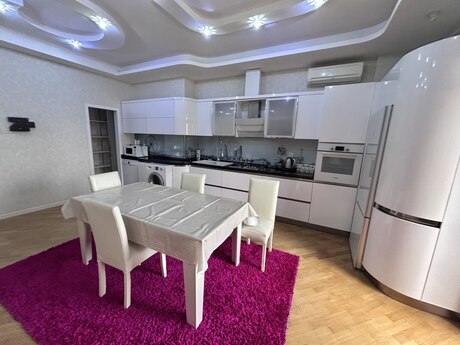 Elan №6240605 - Bakı, Şah İsmayıl Xətai m., 3 otaqlı, 145 m², 12/16 mərtəbə