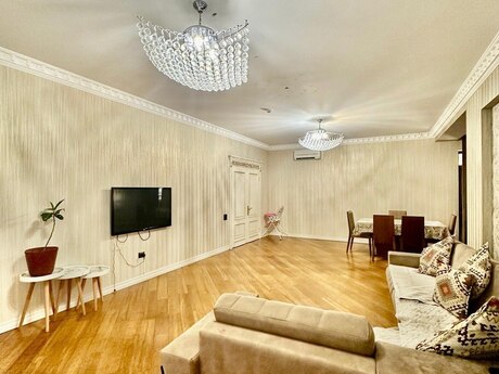 4 otaqlı mənzil, 225 m², Nəsimi: 530 000 ₼ 2