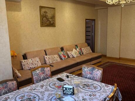 4 otaqlı yeni tikili - Şah İsmayıl Xətai m. - 137 m²