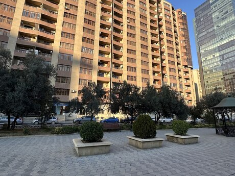 4 otaqlı yeni tikili - Şah İsmayıl Xətai m. - 137 m²