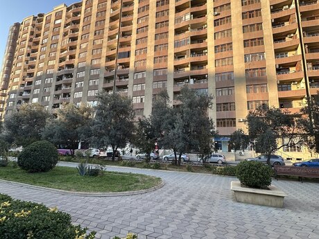 4 otaqlı yeni tikili - Şah İsmayıl Xətai m. - 137 m²
