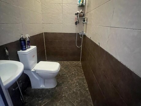 2-комн. вторичка - м. Кара Караев - 60 м²