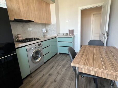 3-комн. новостройка - м. 20 января - 80 м²