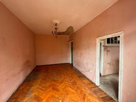 Elan №6246595 - Bakı, 28 May m., 1 otaqlı, 42 m², 2/5 mərtəbə